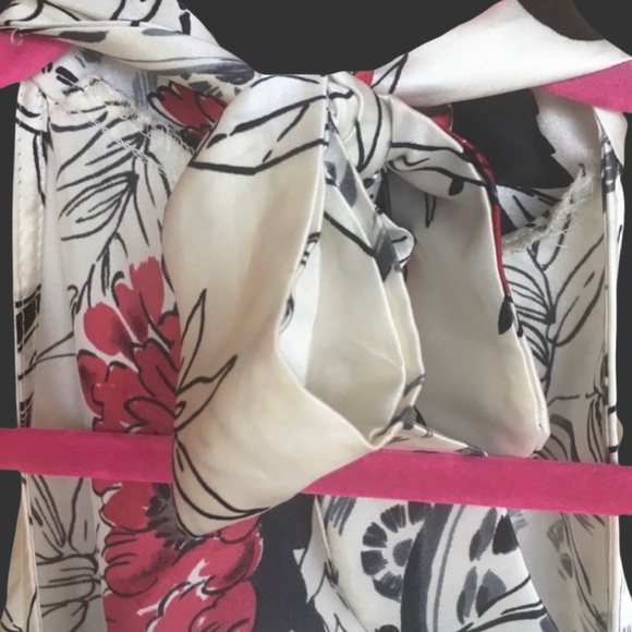 Silky Floral Halter Top - Picture 5 of 5